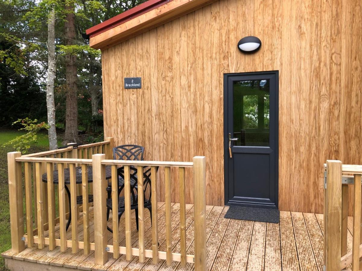 Breckland Lodge 2 With Hot Tub Belladrum Exterior photo